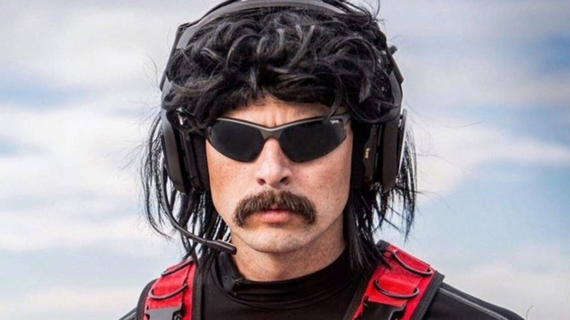How tall is Dr Disrespect?