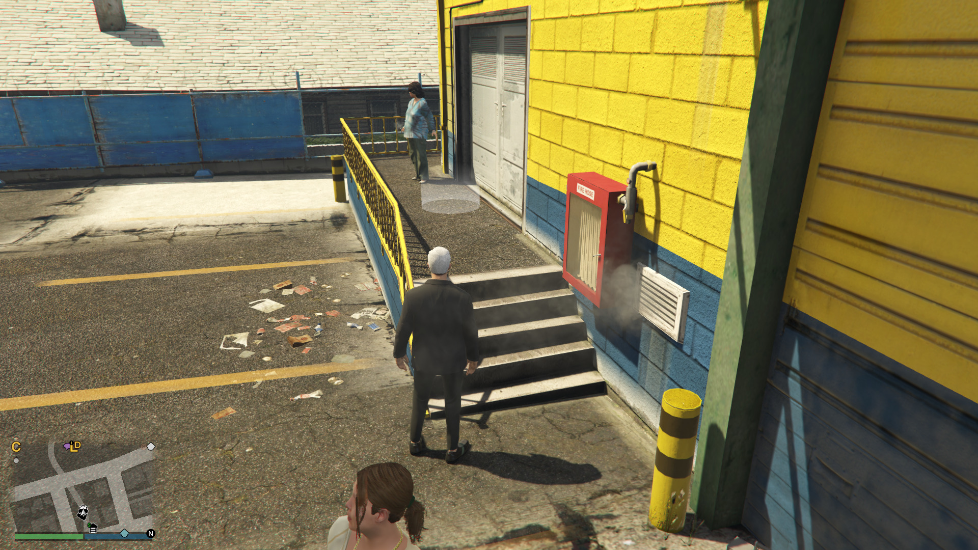 Walk into the while circle to start your taxi business in GTA 5